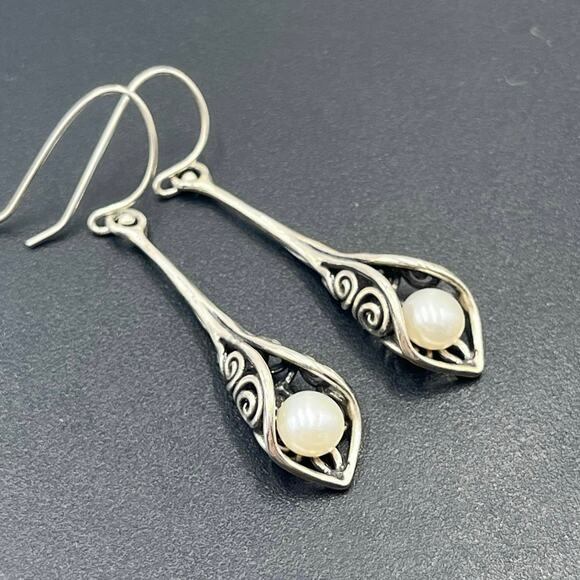 Unbranded Jewelry - Sterling Silver .925 Calla Lily White Pearl Drop Dangle Pierced Earrings